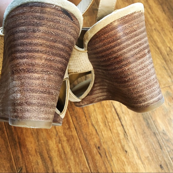 Reba by Reba McEntire Tan Peep Toe Anny Sandals 10 - Picture 9 of 15